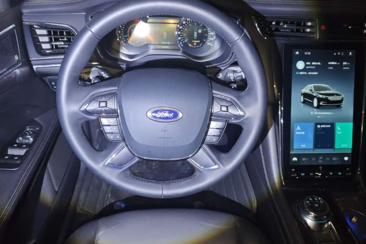 Used Ford Taurus 2019 EcoBoost 245 Premium Edition Steering Wheel