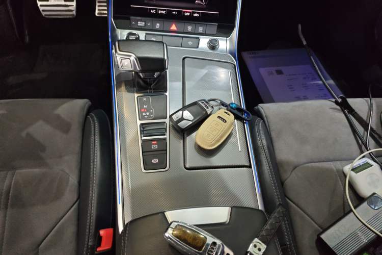 Used Audi A6L 2022 40 TFSI Luxury Dynamic Model Gear Lever