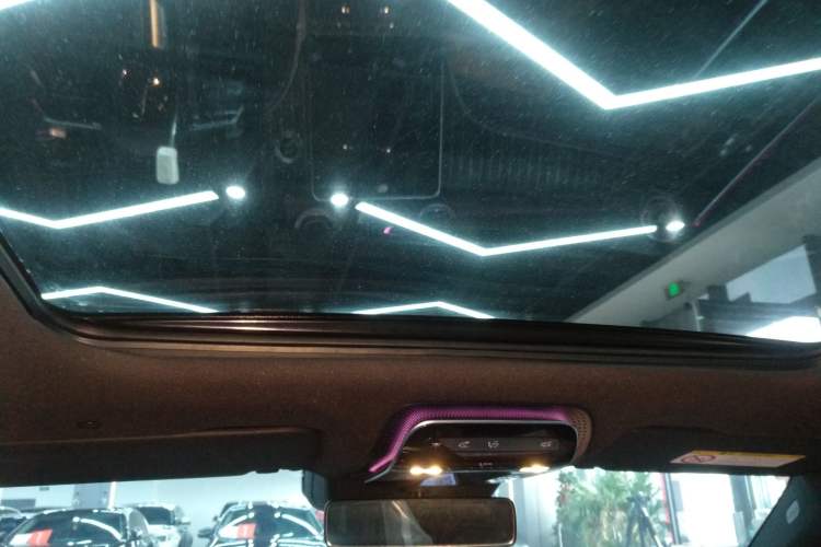 Used Mercedes-Benz C-Class 2024 Facelifted C-Class 260 L Night Edition Sports Version Headliner