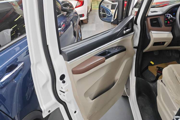 Used FORTHING Lingzhi 2021 M5L 2.0L Utility Model
