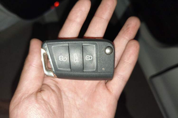 Used Volkswagen Golf 2018 230TSI Automatic Luxury Version
