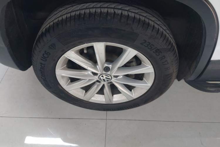 Used Volkswagen Tiguan L 2017 300TSI Automatic Two-Wheel Drive Silk Road Luxury Edition
