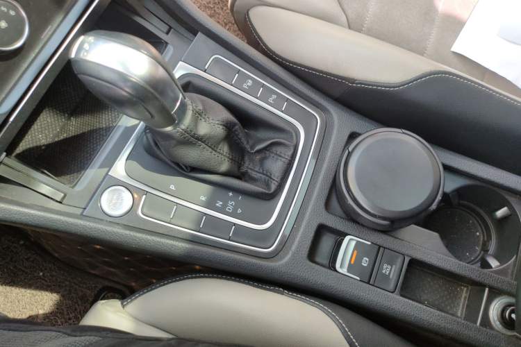 Used Volkswagen Golf 2017 230TSI Automatic Luxury Million-Vehicle Commemorative Edition