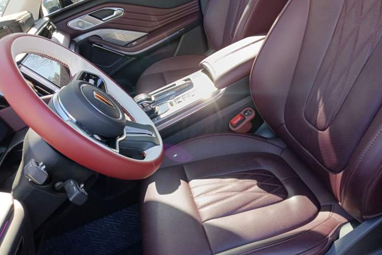 Used Hongqi HS7 PHEV 2025 Model 2.0T PHEV Two-Wheel Drive Qi Xiang Edition 6-Seater
