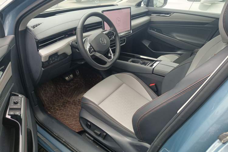 Used Volkswagen ID.7 VIZZION 2024 AIR model Left Front Seat