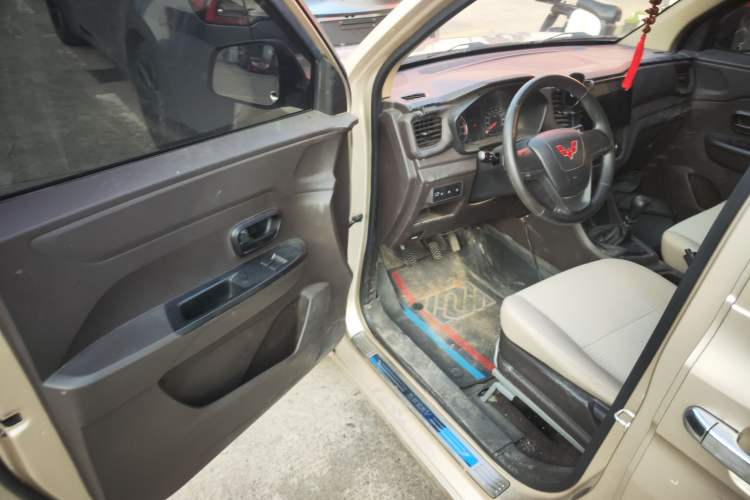 Used Wuling Hongguang V 2022 1.5L Jingqu Edition Electric-Assist LAR
