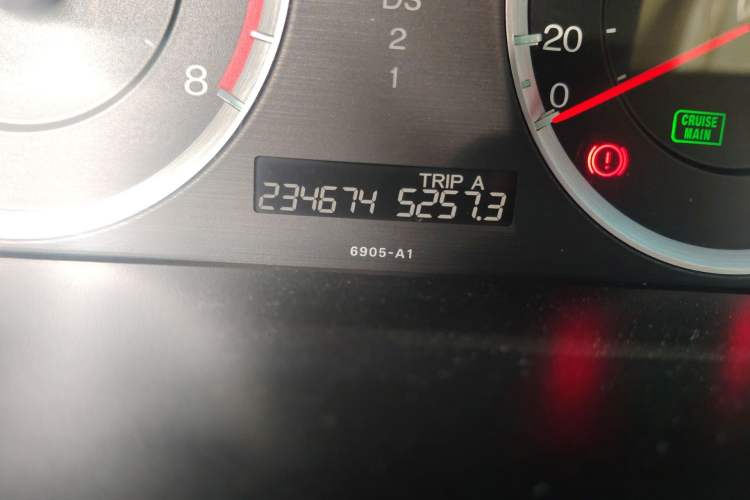 Used Honda Accord 2011 2.4L LX Odometer Close Up