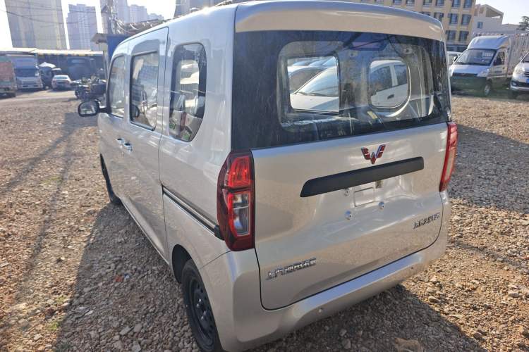 Used Wuling Zhiguang New Energy 2025 Standard Model Rear Left 45 Deg