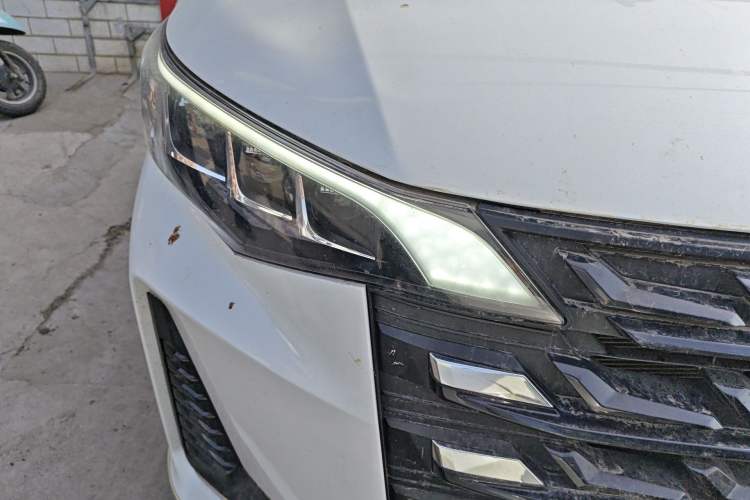 Used GAC Trumpchi M6 2023 PRO 270T DCT Luxury Edition Right Front Headlight