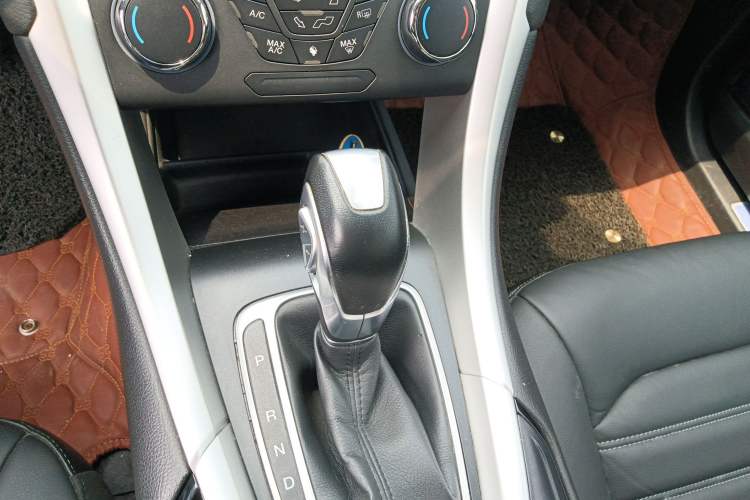 Used Ford Mondeo 2013 1.5L GTDi180 Fashion Edition Gear Lever
