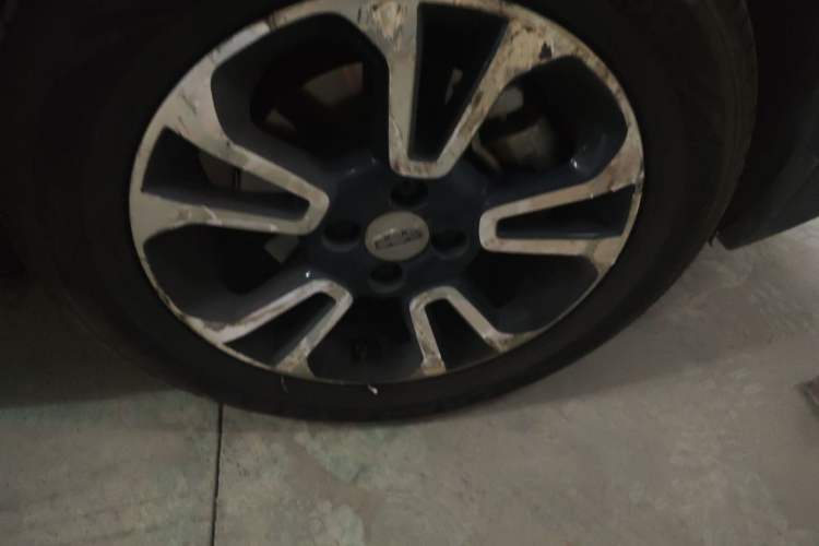 Used Geely Auto Vision X3 2017 1.5L Automatic Elite Model Right Front Wheel Hub