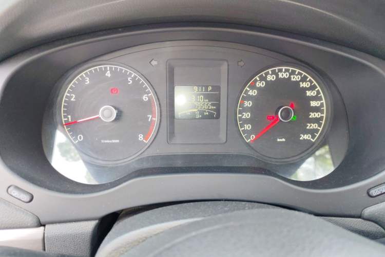 Used Volkswagen Sagitar 2012 1.6L Automatic Fashion Edition