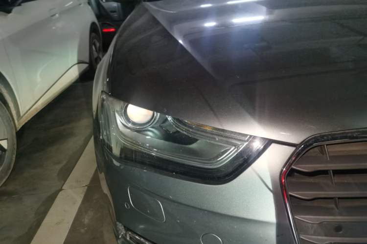 Used Audi A4L 2013 35 TFSI Automatic Comfort Model Right Front Headlight