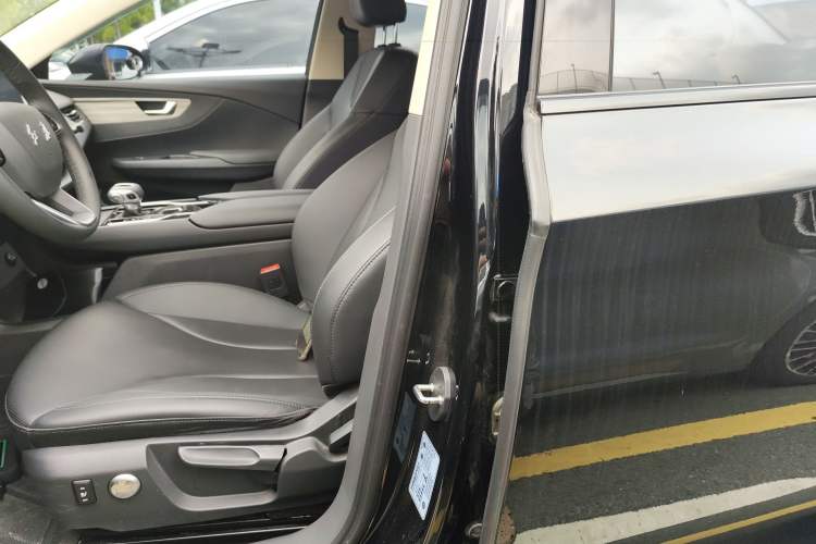 Used Hongqi E-QM5 2024 500km Range Edition Left Front Seat