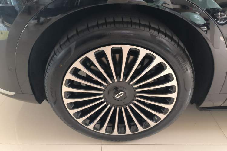 Used Hima AITO M9 2024 Range-Extended Ultra Version 52 kWh 6-Seater Model Left Front Wheel Hub