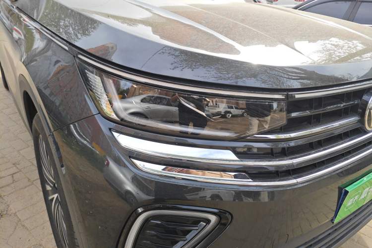 Used Volkswagen Tavendor 2024 330TSI Luxury Touring - All-Inclusive Edition Right Front Headlight