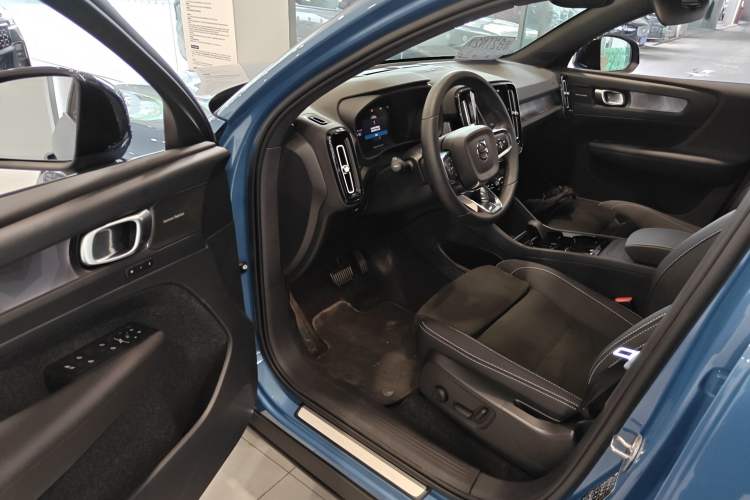 Used Volvo C40 2024 Long-Range PRO Version