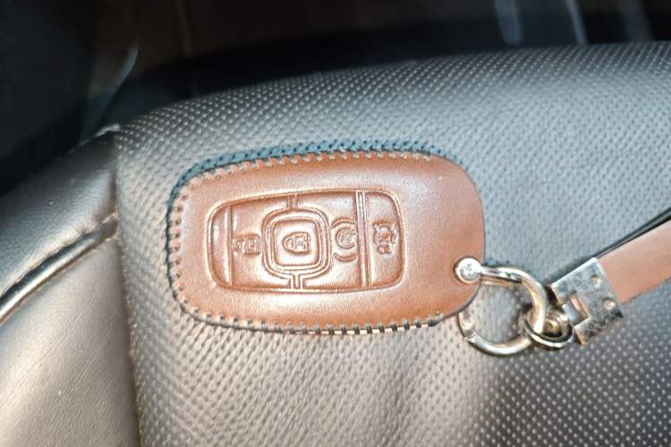 Used Lincoln MKC 2017 2.0T Two-Wheel-Drive Luxury Edition