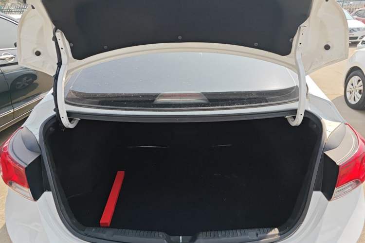 Used Hyundai Elantra (5th Generation / Langdong) 2013 1.6L Automatic Leading Model Trunk
