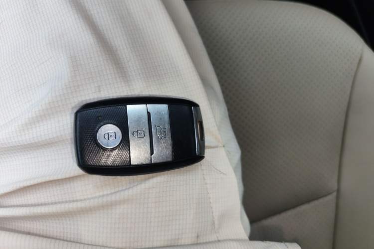 Used Kia Sorento 2013 2.4L 7-Seater Gasoline Luxury Version China IV Standard
