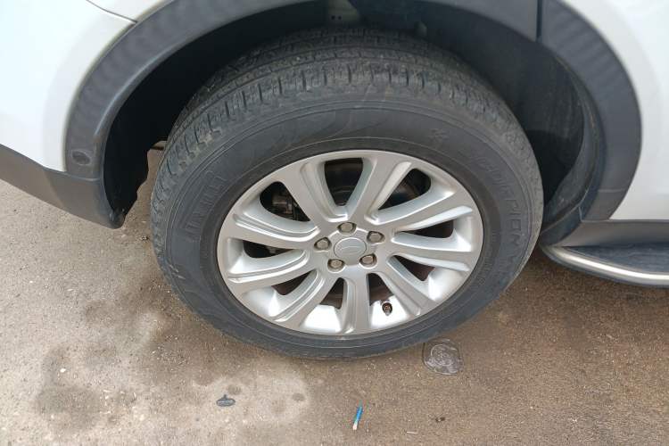 Used Land Rover Discovery Sport 2017 2.0T SE Right Rear Wheel Hub