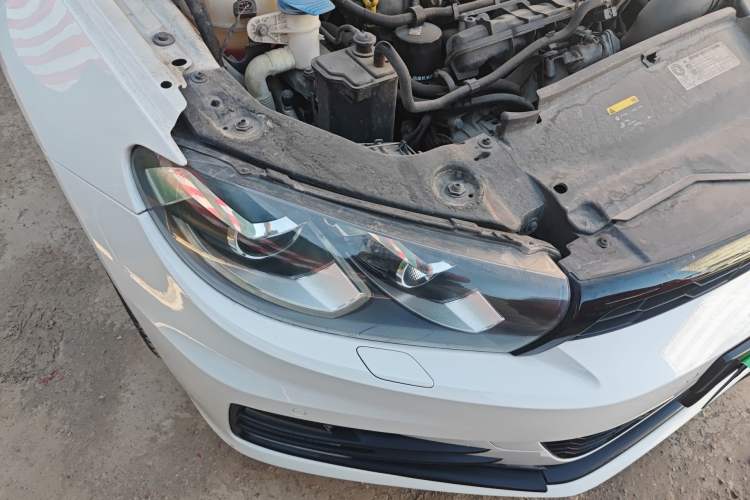 Used Volkswagen Scirocco 2015 2.0 TSI Luxury Edition Right Front Headlight