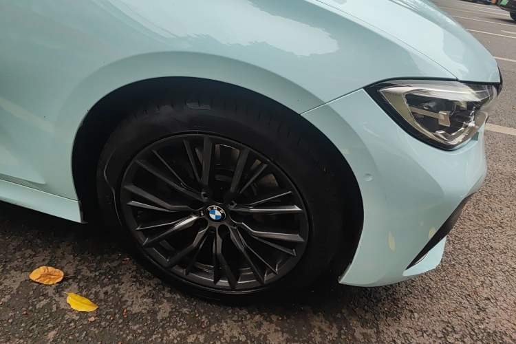 Used BMW 3 Series 2020 330Li xDrive M Sport Night Edition Right Front Wheel Hub