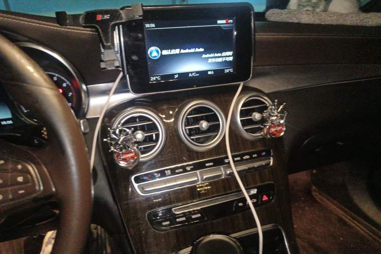 Used Mercedes-Benz GLC 2019 Facelift GLC 260 L 4MATIC Luxury Model Audio And AC Panel