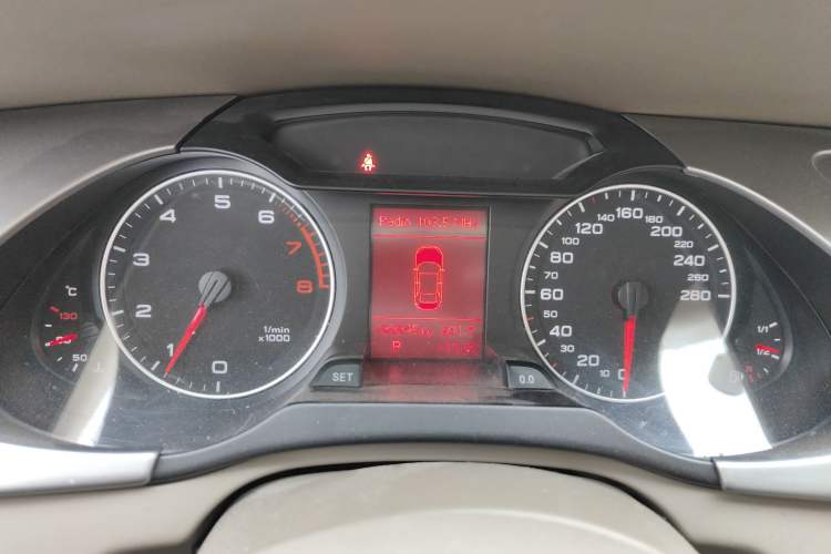 Used Audi A4L 2011 2.0 TFSI Standard Model Instrument Cluster