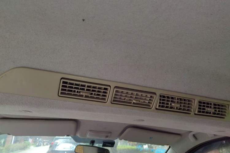 Used BAIC Weiwang M20 2014 1.5L practical type BJ415A Headliner