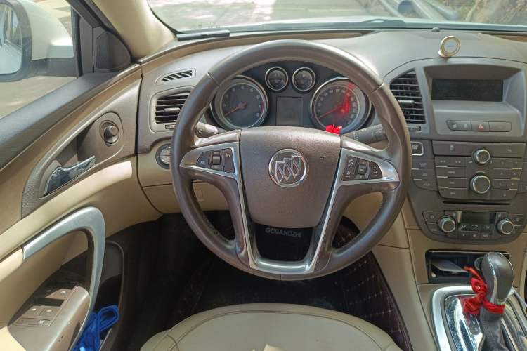 Used Buick Regal 2012 2.0L Luxury Edition Steering Wheel
