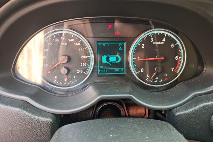 Used Brilliance V5 2012 1.5T Automatic Two-Wheel Drive Luxury Version
