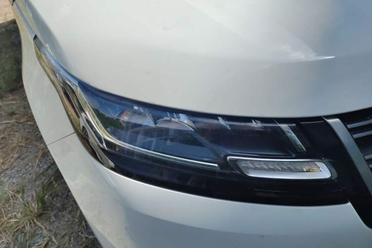 Used Land Rover Range Velar 2022 250 PS Right Front Headlight