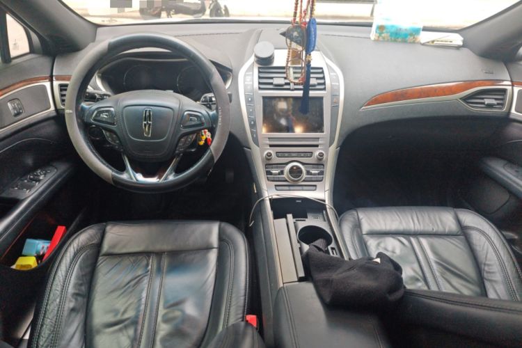 Used Lincoln MKZ 2017 2.0T Luxury Edition Center Console