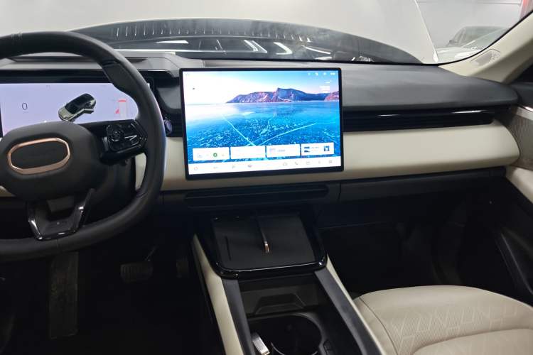 Used Lynk & Co 08 EM-P 2023 245km Ultra-Long Range Halo Audio And AC Panel