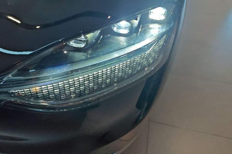 Used Hima AITO M9 2024 Range-Extended Max Edition 42 kWh 6-Seater Version Left Front Headlight
