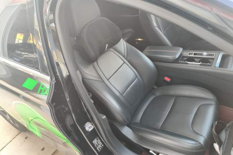 Used Lincoln Z 2022 Revised Version II iCool Deluxe Edition Right Front Seat