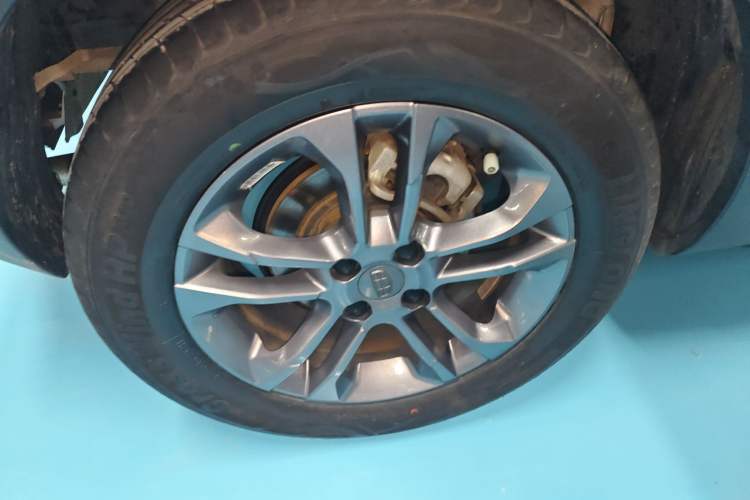 Used Geely Auto Vision X3 2020 1.5L CVT Luxury Model Right Rear Wheel Hub