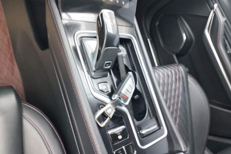 Used Bestune T99 2020 20TD Automatic Premium Edition Gear Lever