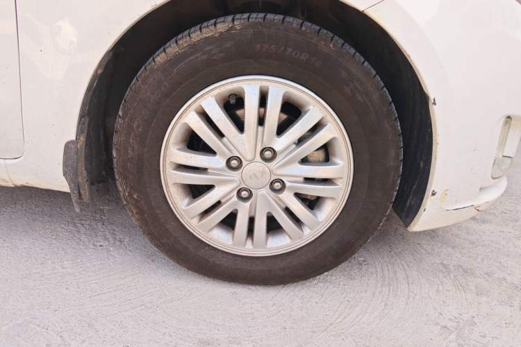 Used Kia K2 2012 Hatchback 1.4L MT Cool Edition Commemorative Model