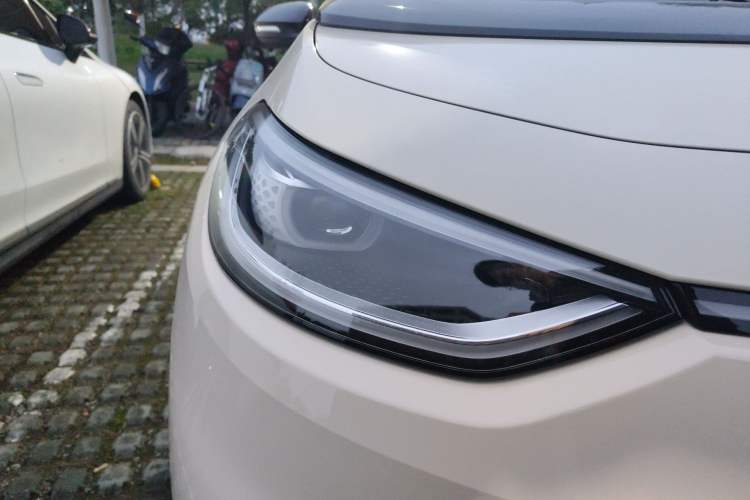 Used Volkswagen ID.3 2023 Upgraded Model Pure Intelligent Enjoyment Version Right Front Headlight