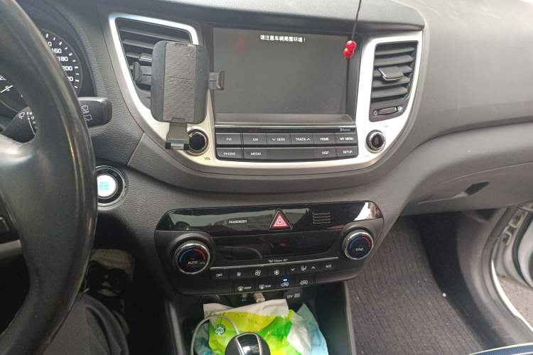 Used Hyundai Tucson 2015 1.6T Dual-Clutch Two-Wheel-Drive Smart Model
