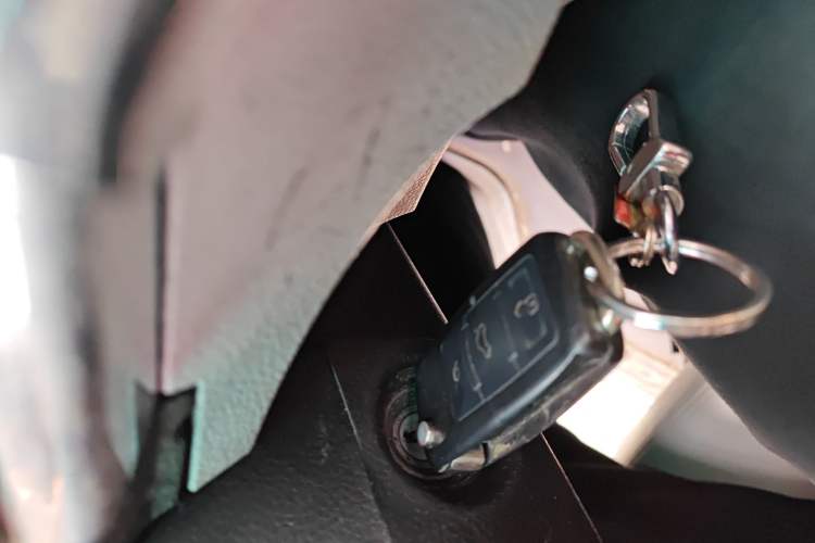 Used Jinbei Hiace X30 2016 1.3L Van Standard Edition DLCG12
