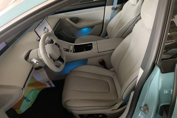 Used Hima Luxeed S7 2025 705 km Pro
