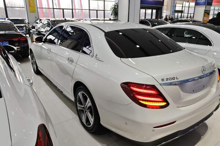 Used Mercedes-Benz E-Class 2018 Facelift E 200 L Sport Edition