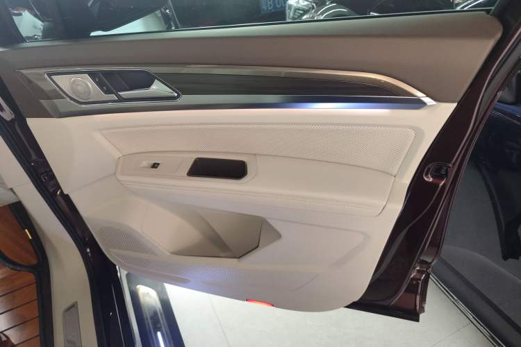 Used Volkswagen Viloran 2020 330TSI Luxury Edition