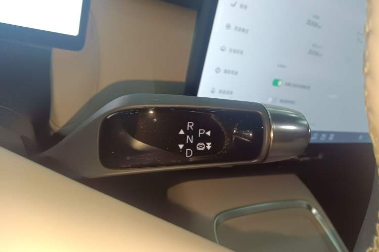 Used XPeng P7+ 2024 Long-Range Max Gear Lever