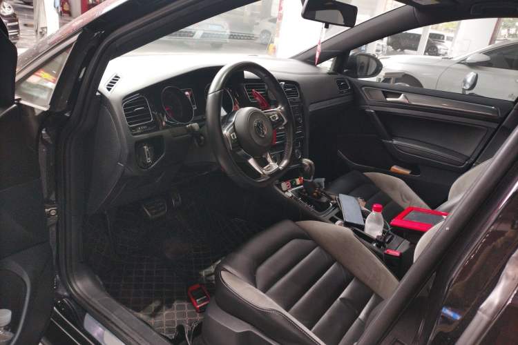 Used Volkswagen Golf 2018 280TSI Automatic R-Line Model
