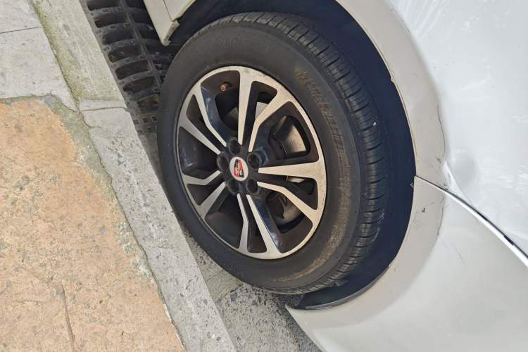 Used Roewe e550 2016 Deluxe Edition