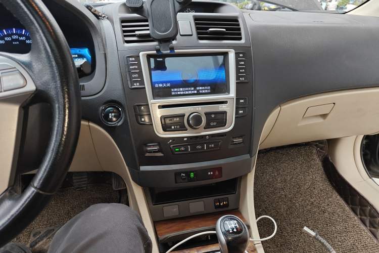 Used BYD G6 2013 2.0L Manual Luxury Version
